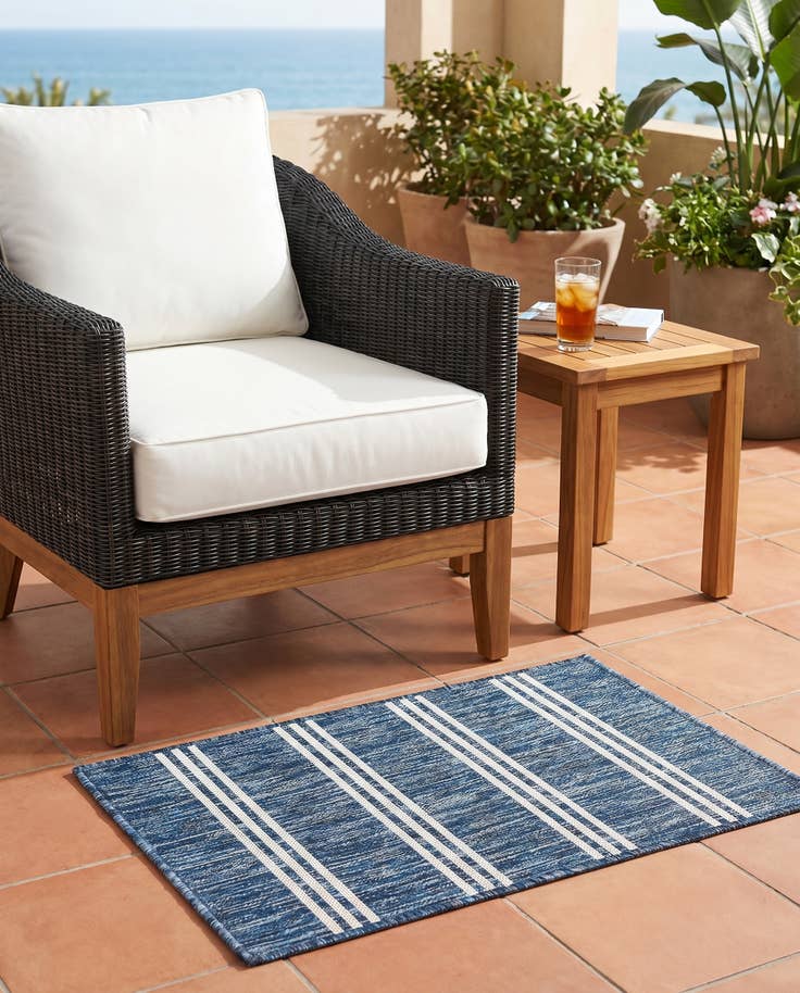 Detail image of 2' x 3' Easy-Clean Jill Zarin Anguilla Indoor / Outdoor Rug