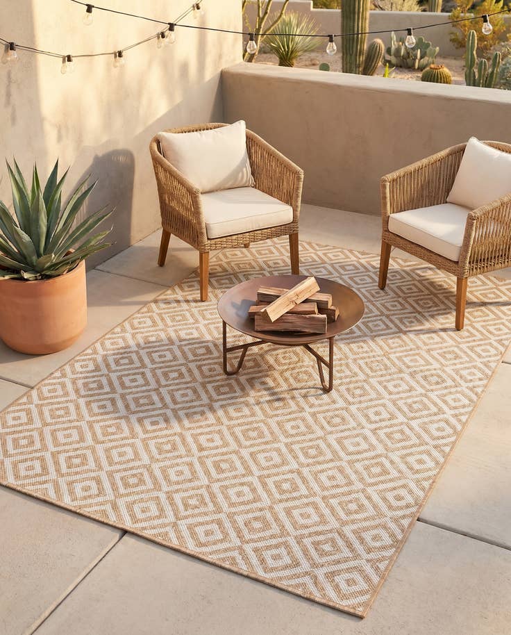 Detail image of 4' x 6' Easy-Clean Jill Zarin Costa Rica Indoor / Outdoor Rug