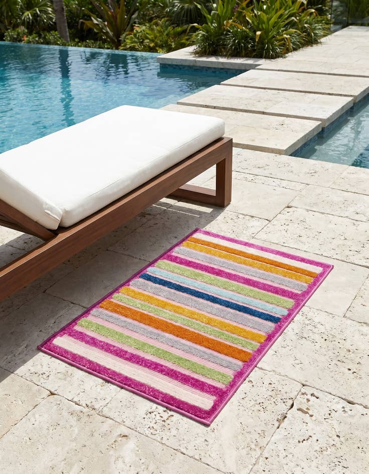 Detail image of 2' x 3' Easy-Clean Aruba Indoor / Outdoor Rug