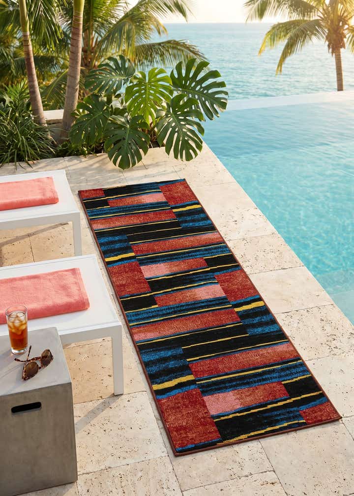 2' x 6' Easy-Clean Modern Indoor / Outdoor Runner Rug