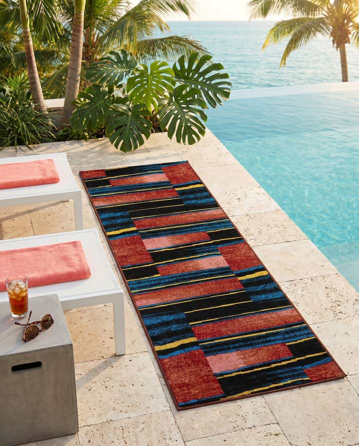 2' x 6' Easy-Clean Modern Indoor / Outdoor Runner Rug