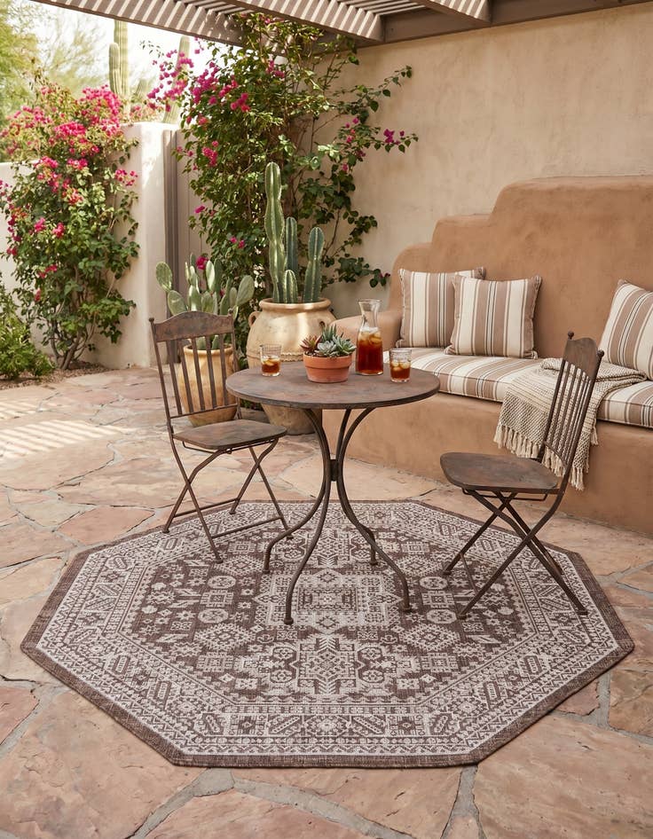 Detail image of 5' 3 x 5' 3 Easy-Clean Aztec Indoor / Outdoor Octagon Rug