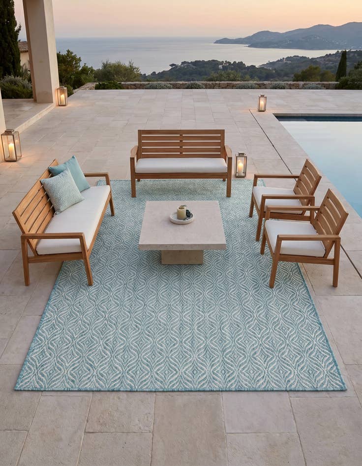 Detail image of 5' 3 x 8' Easy-Clean Lattice Indoor / Outdoor Rug