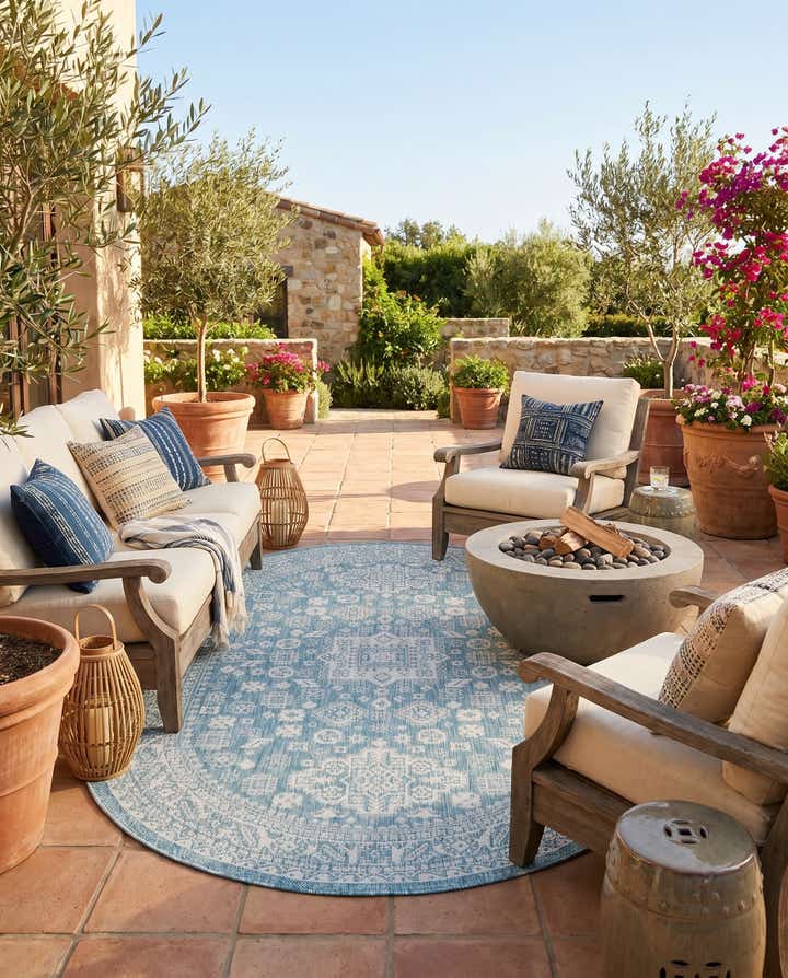 5' 3 x 8' Easy-Clean Aztec Indoor / Outdoor Oval Rug