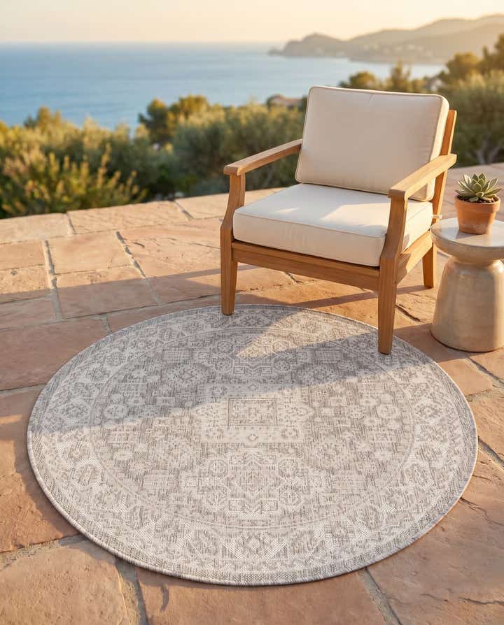 4' x 4' Easy-Clean Aztec Indoor / Outdoor Round Rug