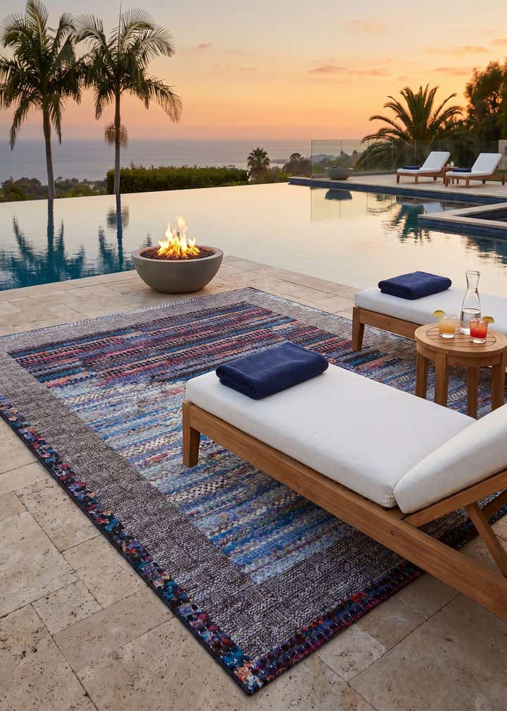 7' 10 x 10' Easy-Clean Modern Indoor / Outdoor Rug