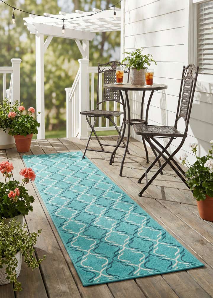 2' x 6' Easy-Clean Trellis Indoor / Outdoor Runner Rug