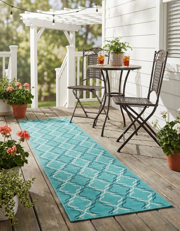 Detail image of 2' x 6' Easy-Clean Trellis Indoor / Outdoor Runner Rug