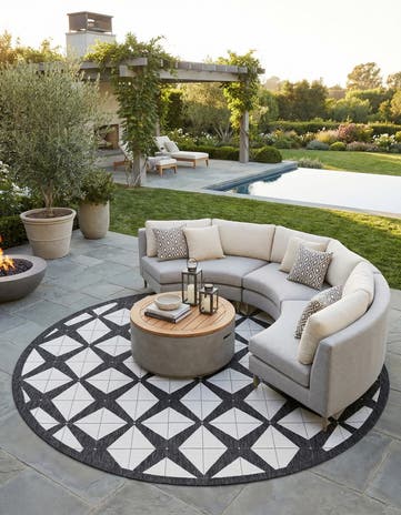 12' x 12' Easy-Clean Modern Indoor / Outdoor Round Rug