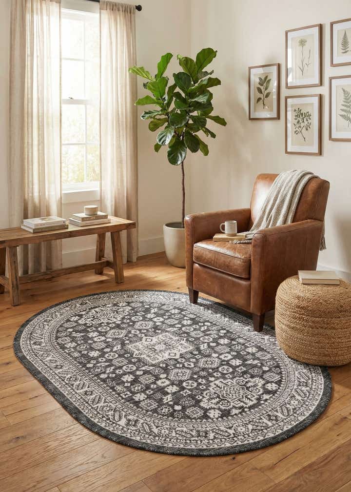 5' 3 x 8' Easy-Clean Aztec Indoor / Outdoor Oval Rug