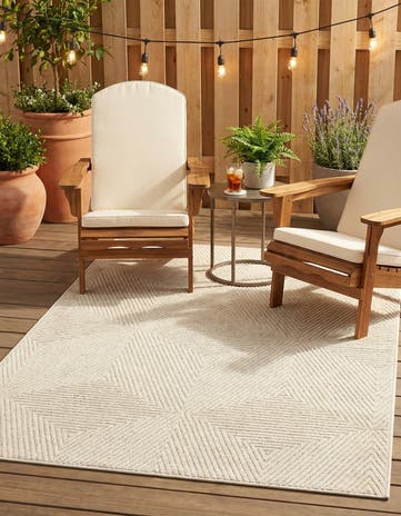 4' x 6' Easy-Clean Sabrina Soto Indoor / Outdoor Rug