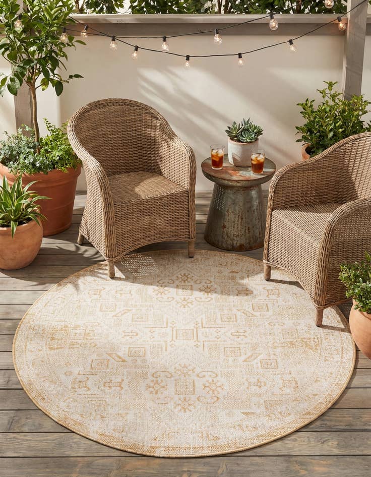 Detail image of  5' 3 x 5' 3  Washable Aztec Indoor / Outdoor Round Rug