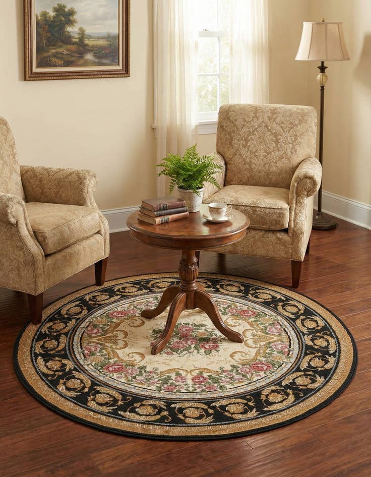 Detail image of 4' x 4' Easy-Clean Traditional Indoor / Outdoor Round Rug