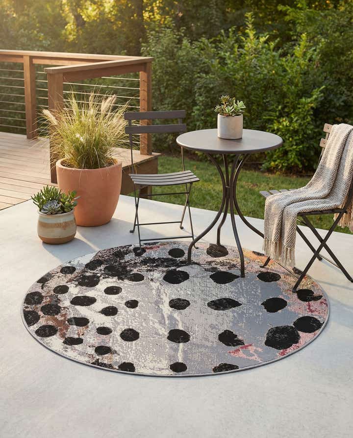 4' x 4' Easy-Clean Modern Indoor / Outdoor Round Rug