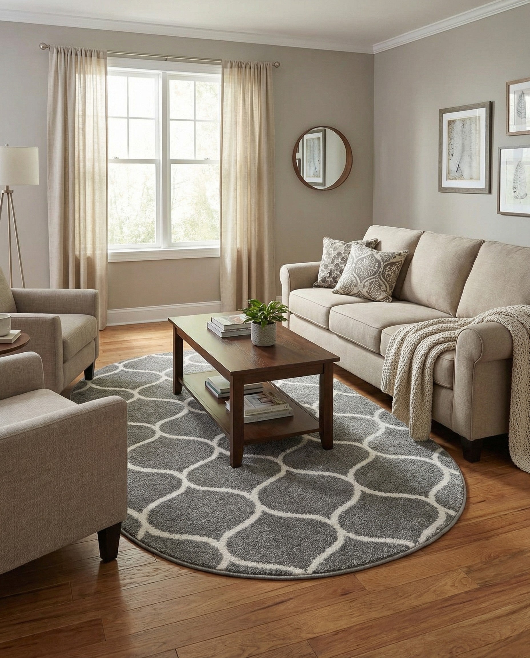  5' 3 x 8' Lattice Frieze Oval Rug