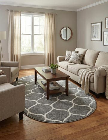 5' 3 x 8' Lattice Frieze Oval Rug