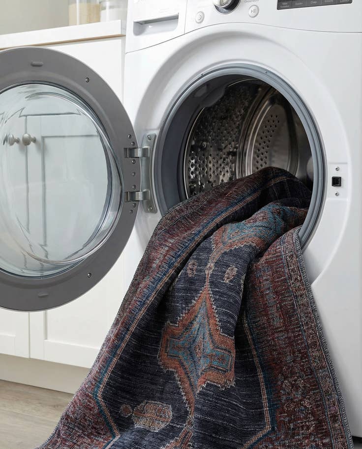 Detail image of 6' x 9' Washable Sisu Rug