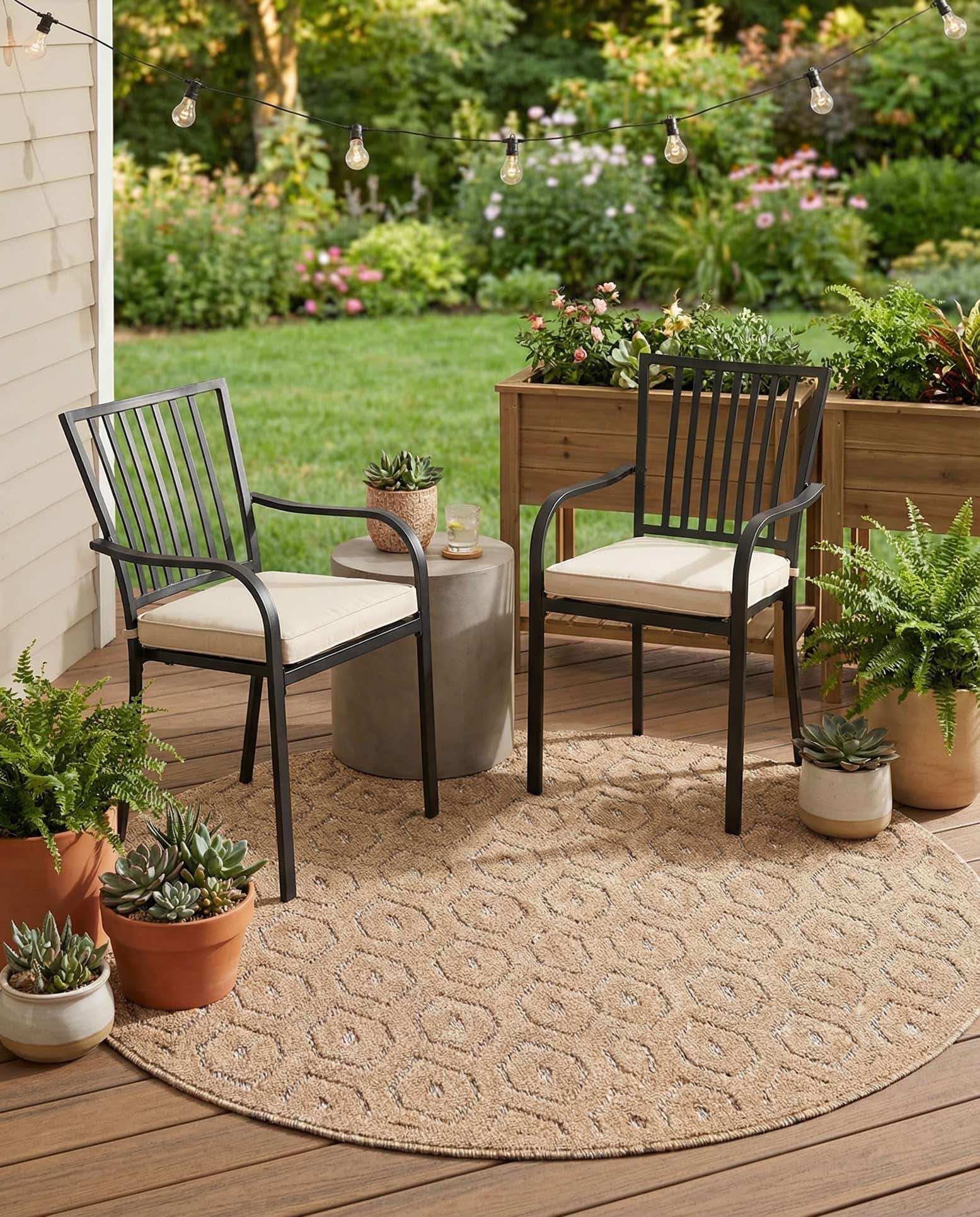 4' x 4' Easy-Clean Trellis Textured Indoor / Outdoor Round Rug