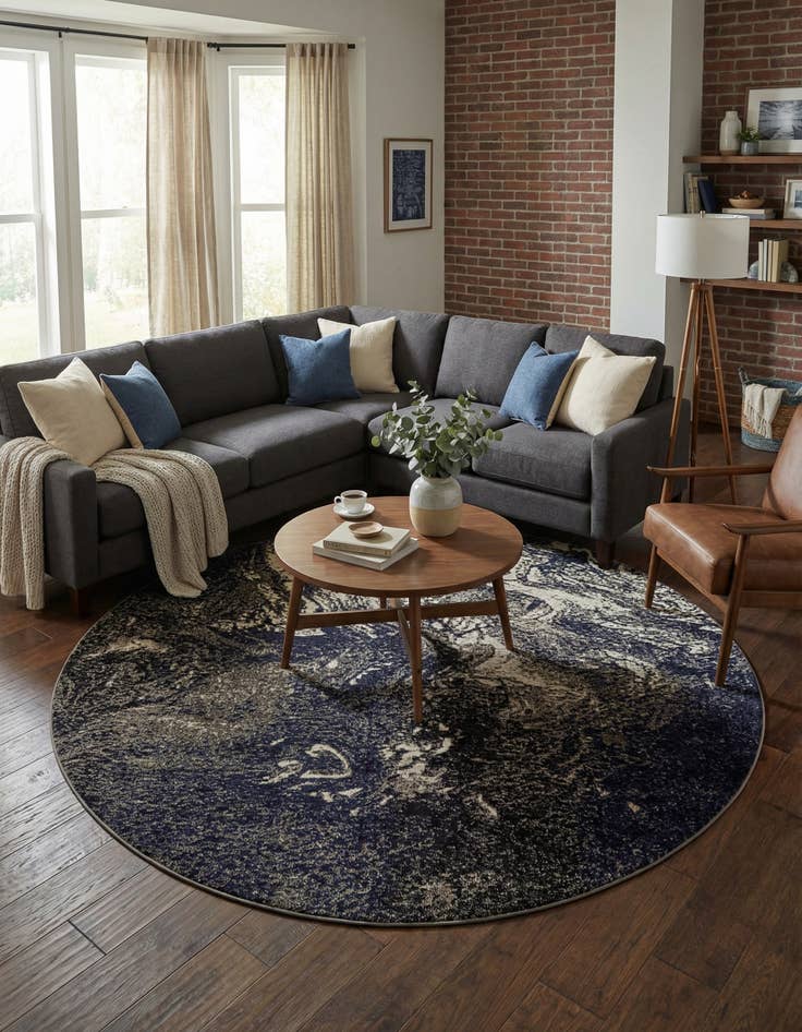 Detail image of 7' 10 x 7' 10  Washable Haerfest Round Rug