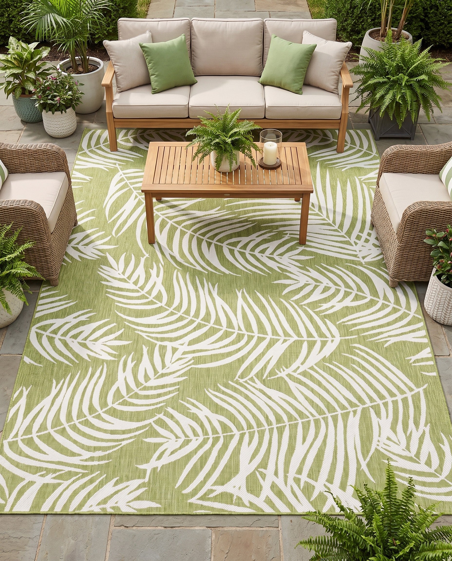 Green Easy-Clean Botanical Indoor / Outdoor Rug