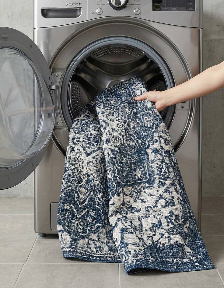 Detail image of 4' x 6'  Washable Jill Zarin Dubai Indoor / Outdoor Rug