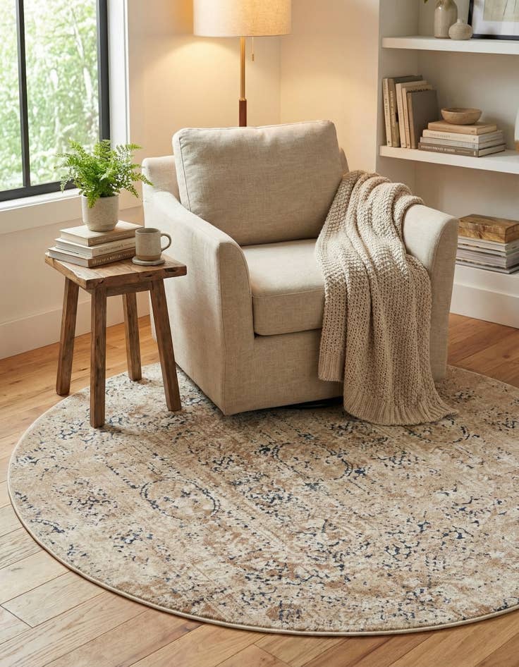 Detail image of 4' x 4' Villa Round Rug