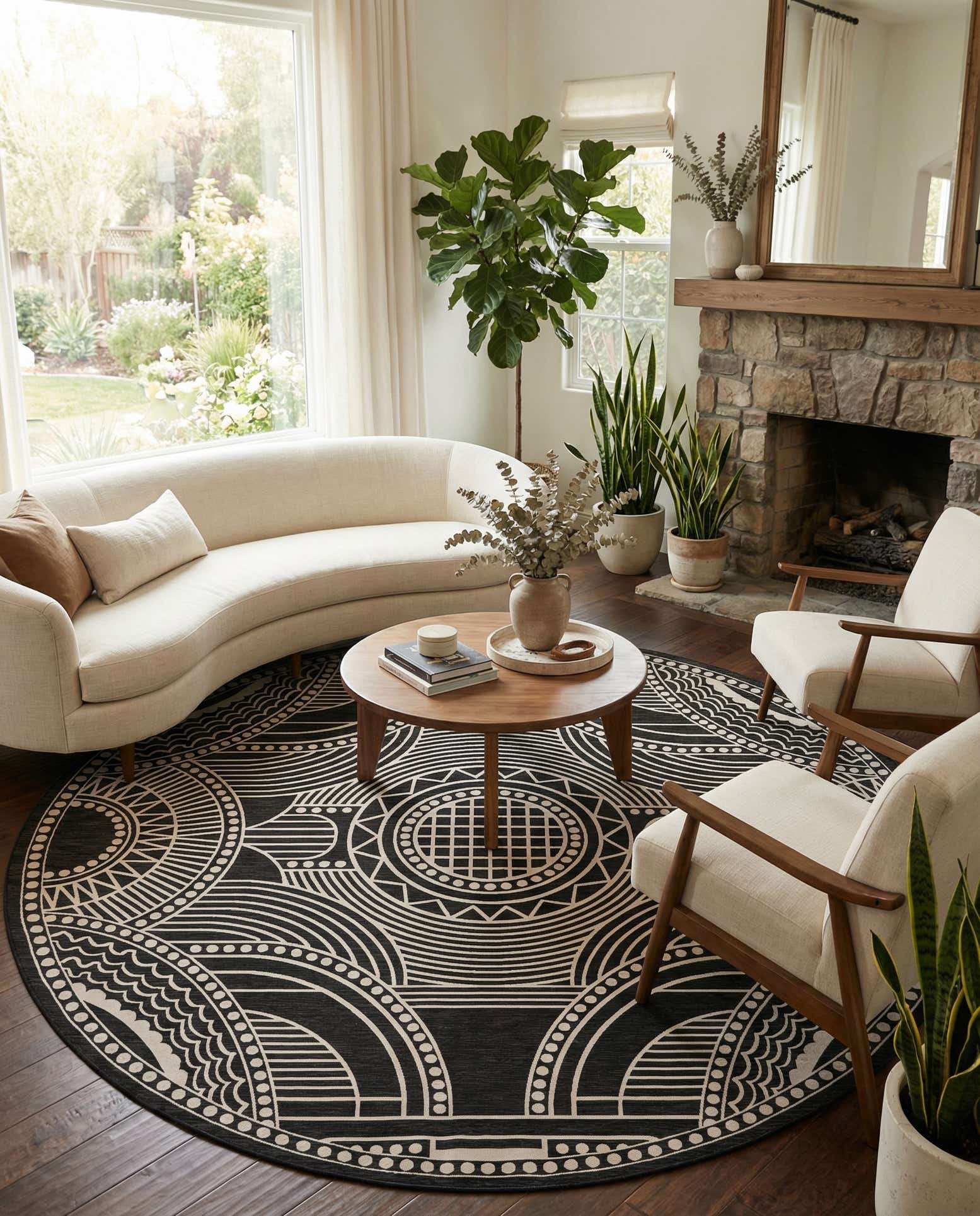 12' x 12' Easy-Clean Traditional Indoor / Outdoor Round Rug