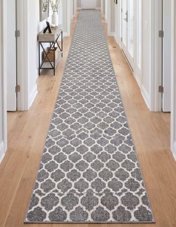 2' 7 x 19' 8 Lattice Runner Rug