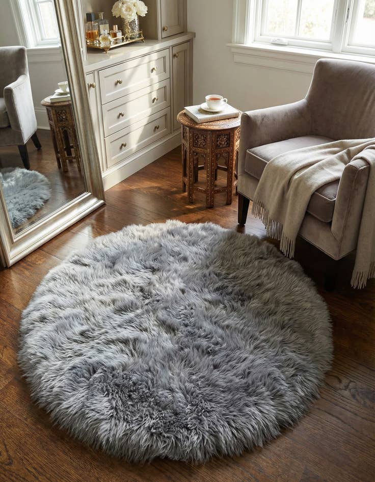 Detail image of 3' x 3' Sheepskin Round Rug
