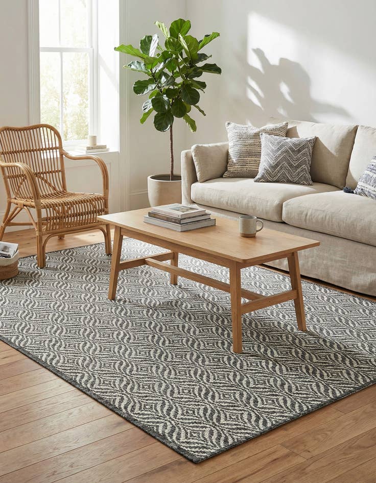 Detail image of 4' x 6' Easy-Clean Trellis Indoor / Outdoor Rug