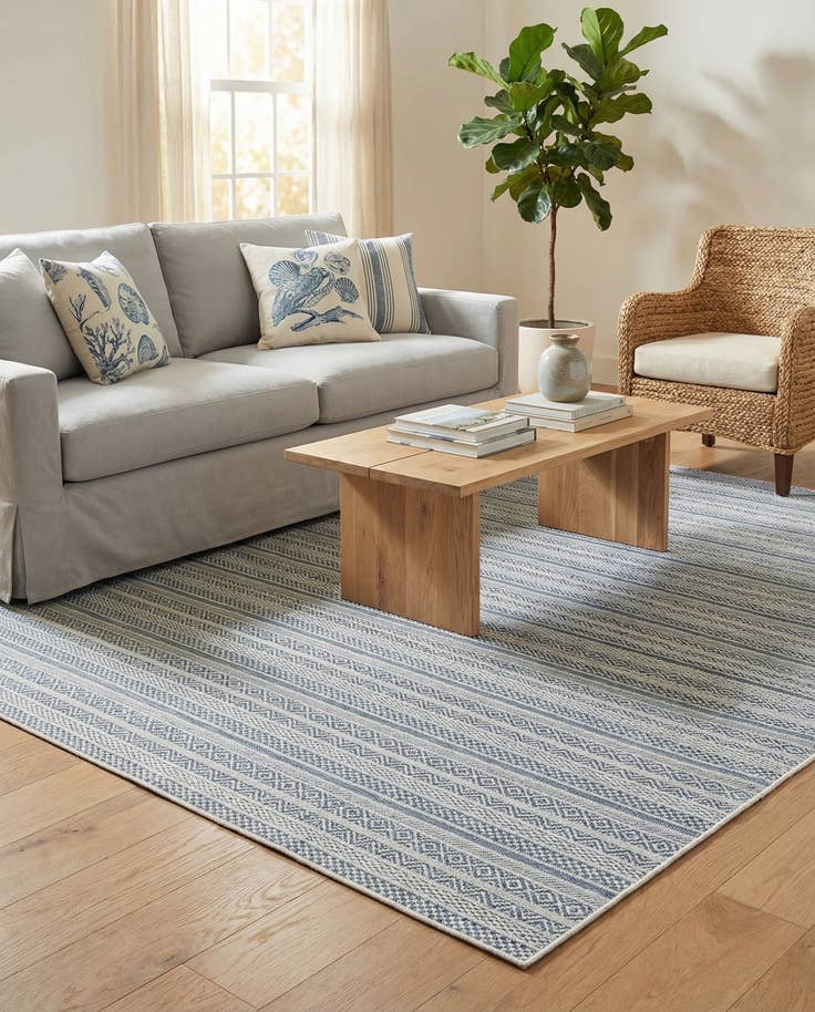 Detail image of 7' x 10' Easy-Clean Striped Indoor / Outdoor Rug