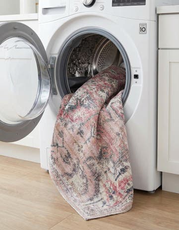 5' 3 x 5' 3 Washable Nostalgia Square Rug