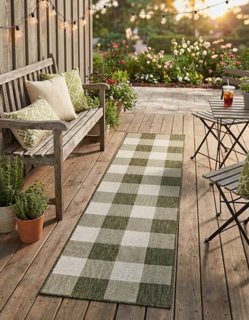 2' x 8' Easy-Clean Checkered Indoor / Outdoor Runner Rug