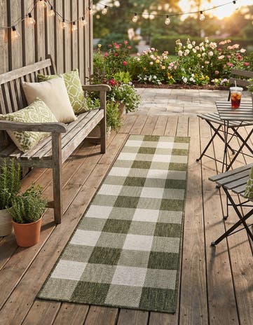 2' x 8' Easy-Clean Checkered Indoor / Outdoor Runner Rug
