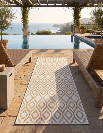 Beige Easy-Clean Jill Zarin Turks and Caicos Indoor / Outdoor Runner Rug