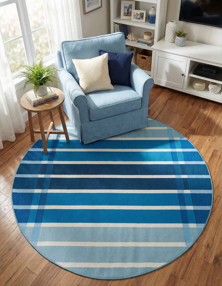 Detail image of 6' x 6'  Washable Striped Indoor / Outdoor Round Rug