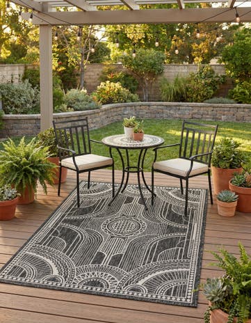 4' 1 x 6' 1 Easy-Clean Traditional Indoor / Outdoor Rug
