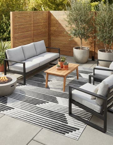 Black and White Easy-Clean Modern Indoor / Outdoor Rug