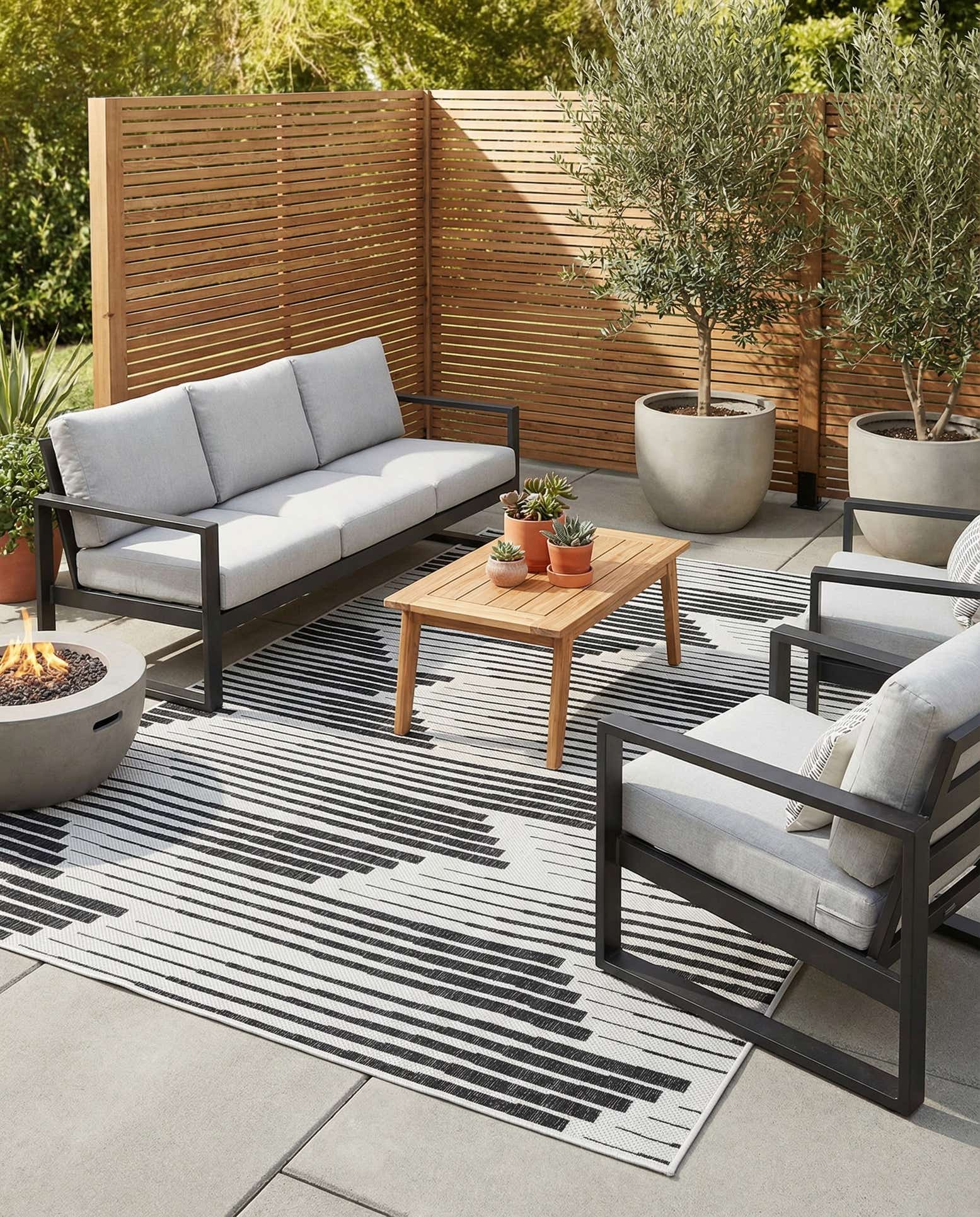 6' x 9' Easy-Clean Modern Indoor / Outdoor Rug