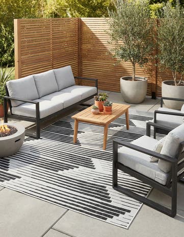 Black and White Easy-Clean Modern Indoor / Outdoor Rug