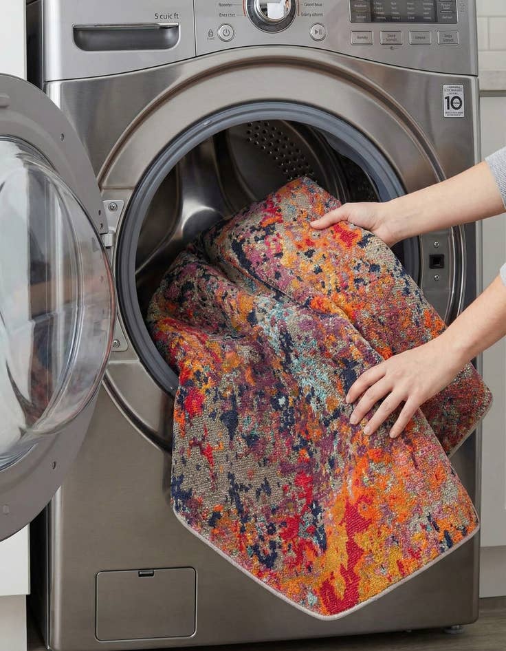 Detail image of  5' 3 x 5' 3  Washable Vivid Octagon Rug