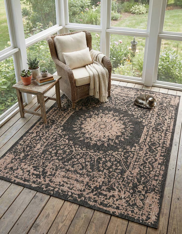 Detail image of 7' 10 x 10'  Washable Traditional Indoor / Outdoor Rug