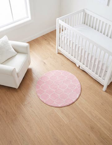 3' x 3' Trellis Frieze Round Rug