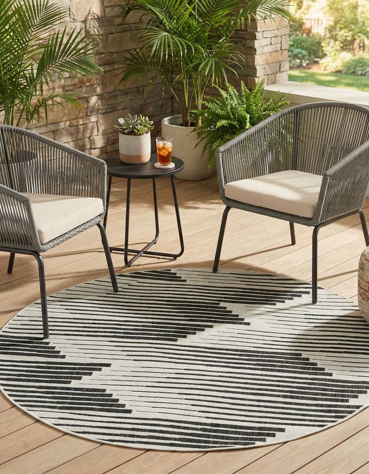 Detail image of 6' 1 x 6' 1  Washable Modern Indoor / Outdoor Round Rug