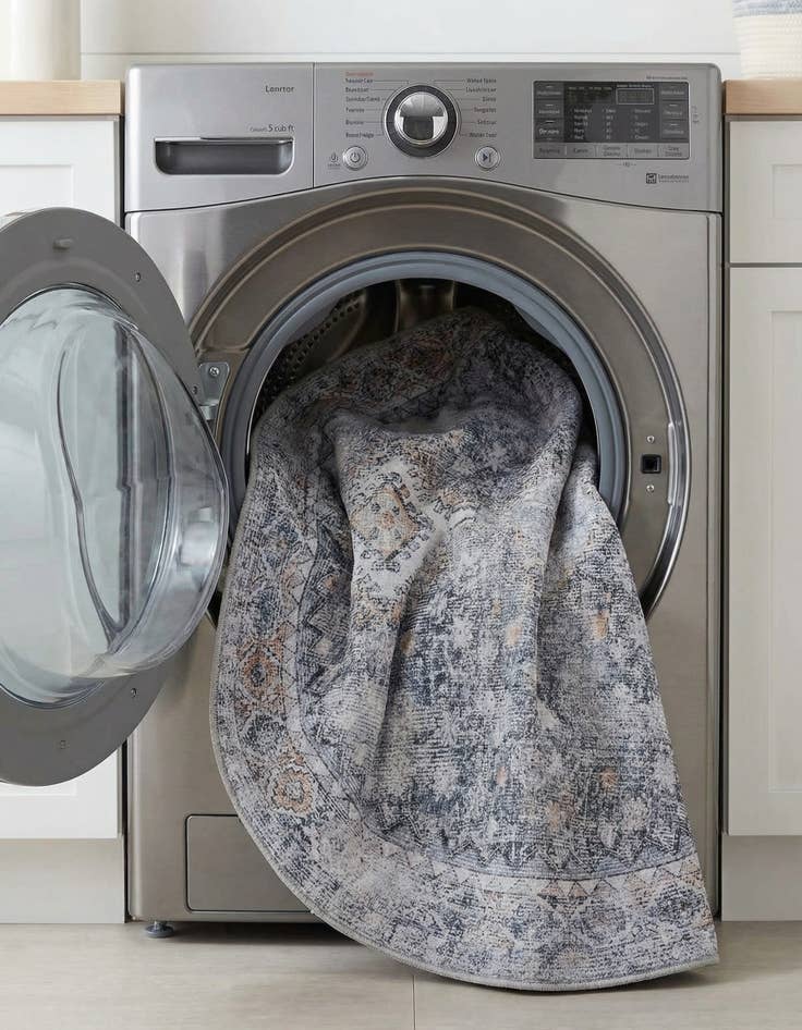 Detail image of  7' 10 x 7' 10 Yara Round Rug