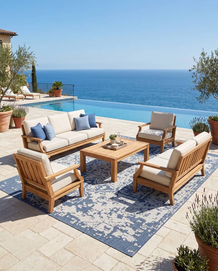 Detail image of 9' x 12' Easy-Clean Traditional Indoor / Outdoor Rug