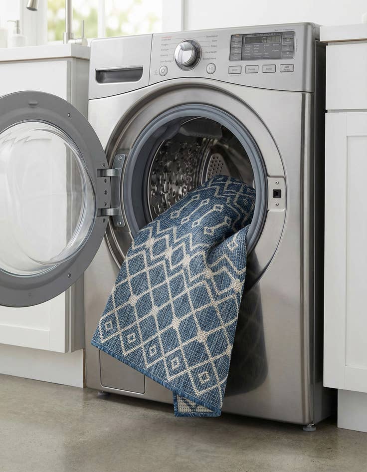 Detail image of 3' x 5' 3  Washable Trellis Indoor / Outdoor Rug