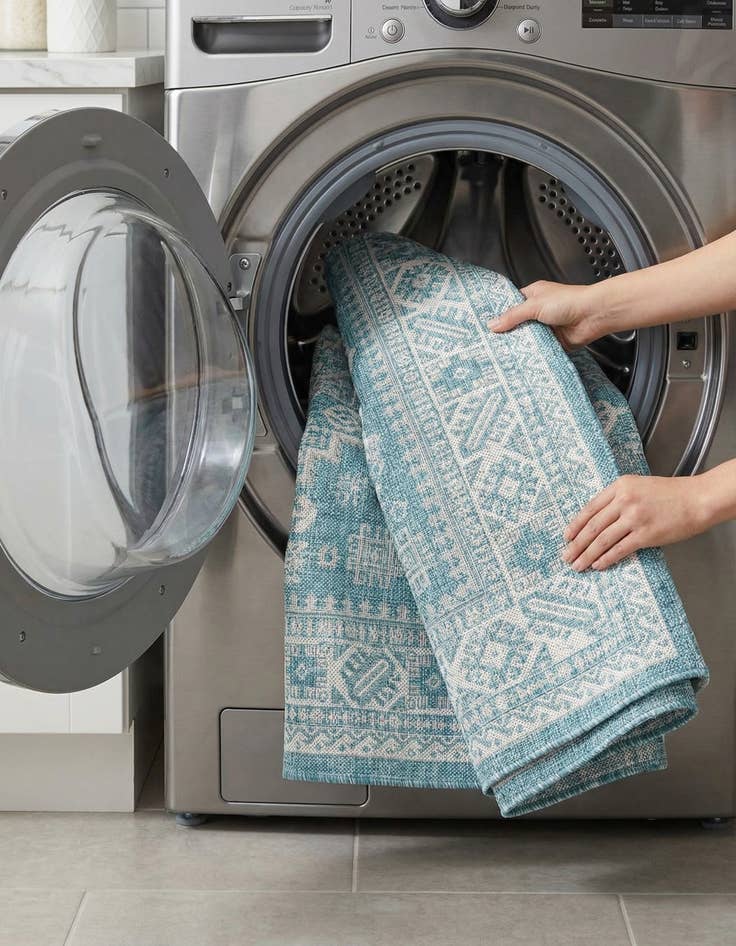 Detail image of 5' 3 x 8'  Washable Aztec Indoor / Outdoor Rug