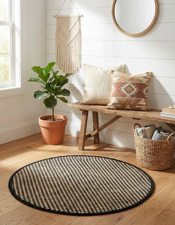 Black and White Hand Woven Laurel Handwoven Jute Round Rug