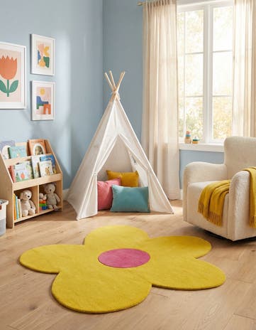 5' 1 x 5' 1 Happy Rugs Funky Flower Wool Round